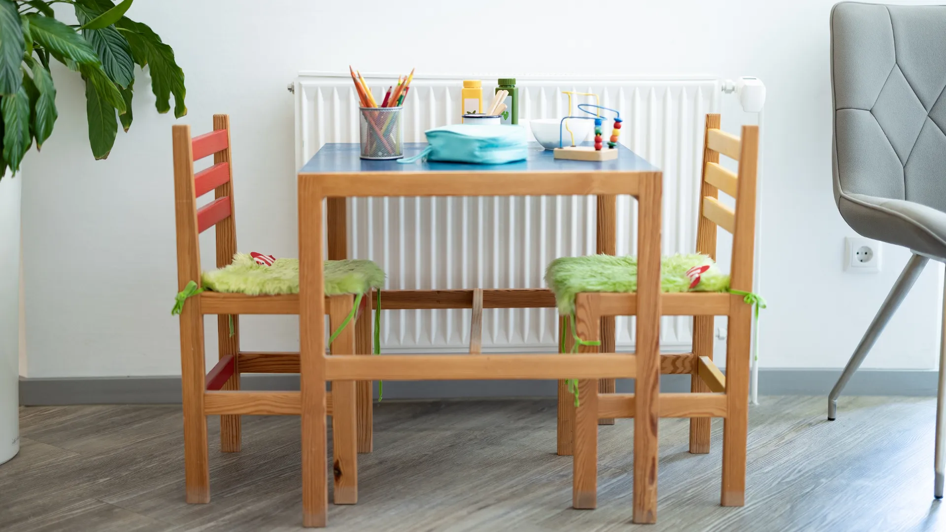Zahnheilkunde Dr. Meyer - Wartezimmer Kinderbereich Zahnheilkunde Dr. Meyer - Wartezimmer Kinderbereich